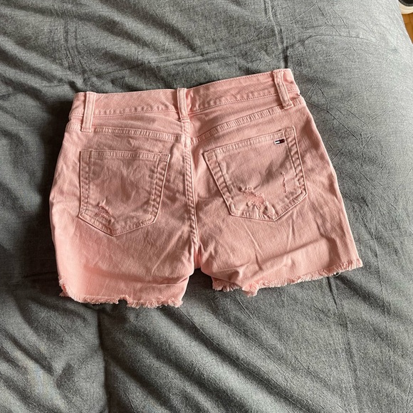 Pink tommy short - Picture 2 of 2
